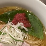 人力俥 - 大葉の上の南高梅ペーストで味変！さっぱりします。