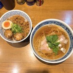 寿製麺 よしかわ - 煮干しそば白醤油と気まぐれ丼