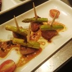 青山TORO - アスパラと豚肉のピンチョス