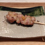 焼鳥 にしき - せせりに粒マスタード