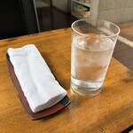 大三元 - お冷とおしぼり