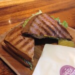 Mighty Purple Cafe - ツナメルト$9.0