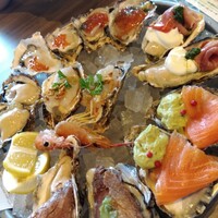 エイス シー オイスターバー&グリル ルクア大阪店 - 生牡蠣、カクテル各種