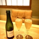 すしやのたい悟 - 乾杯✨ 「JOYÉA」オーガニック・スパークリング・シャルドネ／ノンアルコール