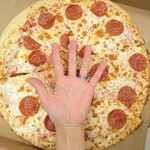 Kmart - 熱々なので手を浮かせて撮影しています。