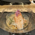 鮨 こん藤 - 毛蟹とあん肝ペースト、白だつ（里芋の茎の部分)にトマトジュレと秋田のじゅんさいを合わせて　◎