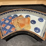 鮨 こん藤 - ときしらず(知床)の藁焼き、自家製地からしのソース　◎