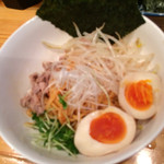 らーめん家 政 - 冷やしあえそば
      豆板醤の味ばかりでイマイチかなー