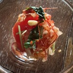 柳香姫の台所 妻家房 - 料理写真:トマトのキムチ 盛りつけ例