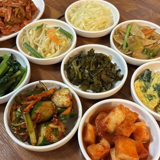 《韓国家庭の味をお届け》オモニ手作りの美味しい逸品が揃い踏み