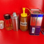 ラーメン壱六家 - 卓上調味料２