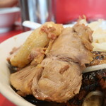 ラーメン二郎 - 豚の厚み