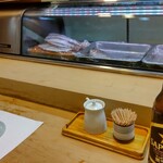 鮨処 匠 - 冷蔵ケース