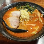 ラーメンともや+Plus みやこ店 - 辛みそらーめん にんにく多め