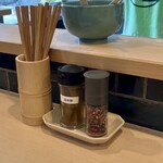 手打麺祭 かめ囲 - 卓上調味料