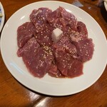 北海道ジンギスカン良夢 - 一番最初に出てきた生ラム。２人前。