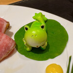 銀座 大石 - 色んな蛙がいましたよ。