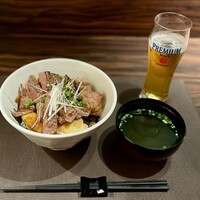 旬菜ステーキ処 らいむらいと - 特製ステーキ丼 150g