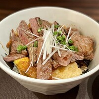 旬菜ステーキ処 らいむらいと - 特製ステーキ丼 150g