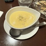 手作りハンバーグ工房Toshi - 本日のスープ（コーンポタージュ）