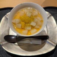 ひがしやま 司 - 冷製茶碗蒸し　雲丹と白芋茎のあん