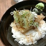 303248646 - 厚切りチャーシュー丼。タレがたまらなく美味い
