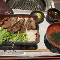 肉匠 牛虎 西中島店 - 