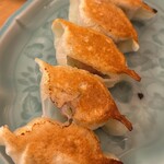 手作り餃子の店 吉春 - にんにくの芽と豚肉の焼餃子（季節限定）