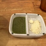 極濃湯麺 フタツメ - 【2025.6.6(金)】冷やしトマトもりたんめんのバジルと粉チーズ