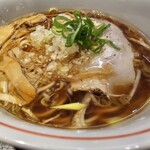豚一頭清湯麺 - 