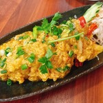 2階のタイ料理屋 コップン天満 - プーニムパッポンカリー(ソフトシェルクラブのカレー卵炒め)