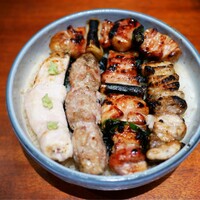 伊勢廣 京橋本店 - 焼き鳥（5本）丼、レバー→もも肉に変更