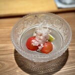 日本料理FUJI - フルーツトマトは「フルティカ」という品種だそう。
      とっても甘くて、ホッとする美味しさ。