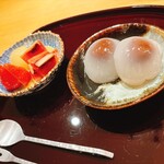 御料理 ふじ田 - 白桃 いちご ルビーレッドキウイ 水まんじゅう