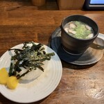 鳥一番 - おにぎり(さけ)＆鳥スープ/計550円