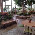 カフェオアシス - オアシス館 アトリウム ①