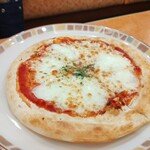 サイゼリヤ - バッファローモッツァレラのマルゲリータピザ400円