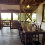 ホイリゲ - 座席も広くお友達とも集いやすい。