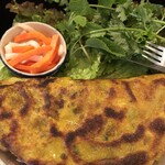 ヨヨナム - ベトナムのお好み焼きクリスピーバインセオ ハーフ　半分でも十分ボリュームがあります