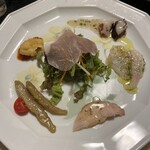 松屋酒店 - 明石のタコとコチのマリネ　ワカサギのエスカベッシュ　スモークチキン　白子のパニエ　生ハムサラダ