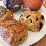 the deli - チョコチップデニッシュ、ブルーベリーデニッシュ