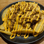 イサナブルーイング ブルワリー&ロースタリー - プルドポークプーティン