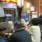 らーめん め組 - 平日12:30頃の店内です。