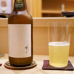 日本橋蛎殻町 すぎた - ◉スパークリングのお茶
      試している段階とのことで特別に頂きましたが、見事なまでにお茶の香りは豊かでお鮨にも合いやすい。
      ただお値段が高いようです。