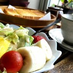 ガラクタ - 料理写真:厚焼トーストセット(￥530)