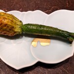 酉囃子 - 花ズッキーニの肉詰め