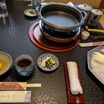 阿佐利 本店 - 準備万端、これからすき焼きをいただきます。