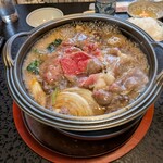 阿佐利 本店 - 更にグツグツしながら、もうすぐ食べ頃！