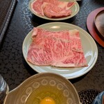 阿佐利 本店 - 見てください、このサシの入り方！こんなの、美味しいに決まってますね。