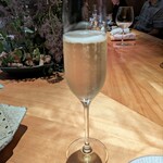 料理とワイン 音音 - スパークリングワインは美味しい(⁠｡⁠♡⁠‿⁠♡⁠｡⁠)